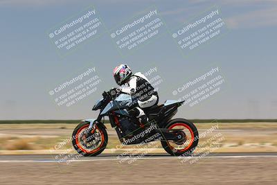 media/Jul-22-2022-TrackDaz (Fri) [[ca4971259a]]/Group B/130pm (Wheelie Bump)/